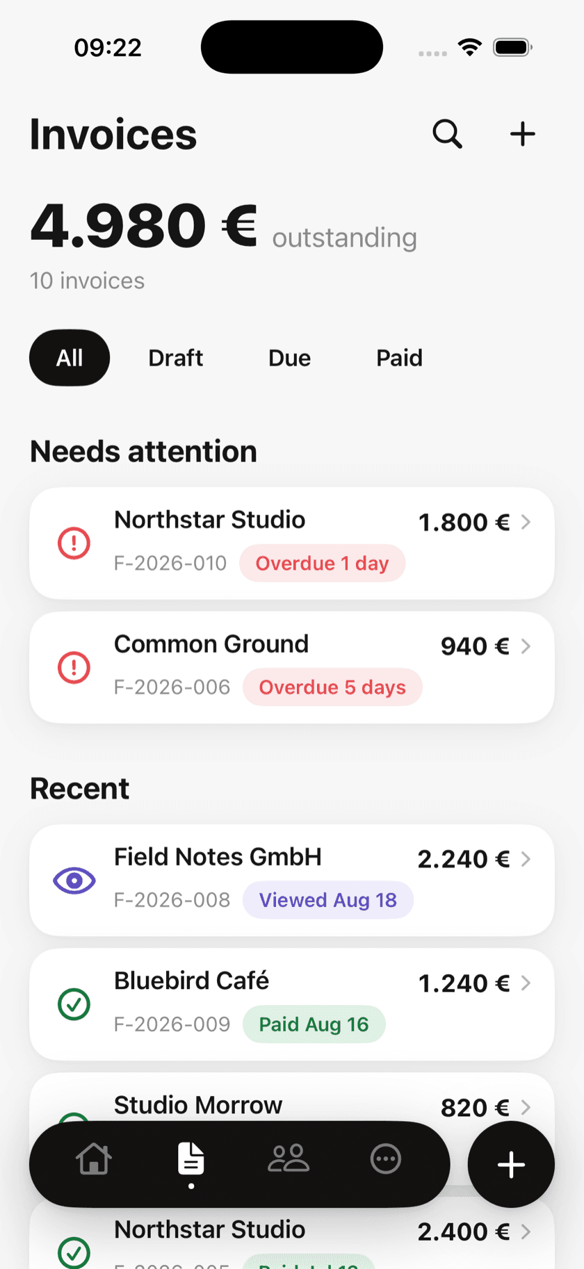 Invobis invoices list: 4.980 € outstanding, with overdue, viewed and paid statuses